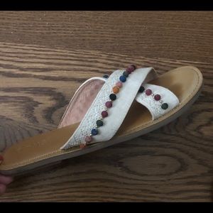 natural oxford pom poms women's viv sandals